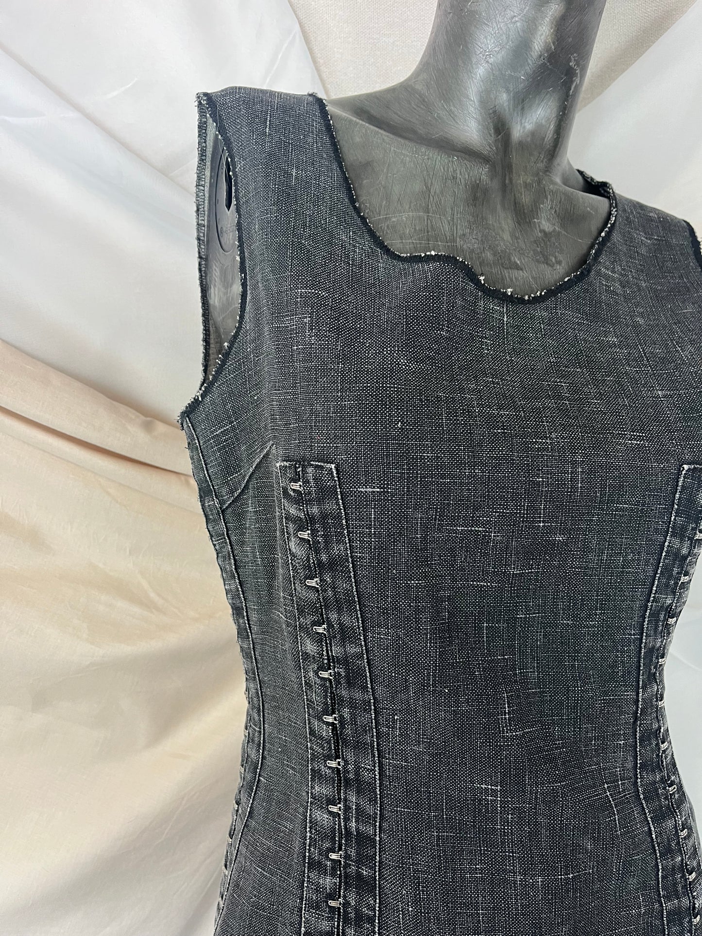 Biche de Bere dress