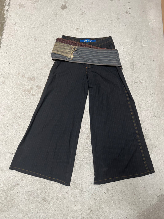 BLACK TROUSERS WITH BELT